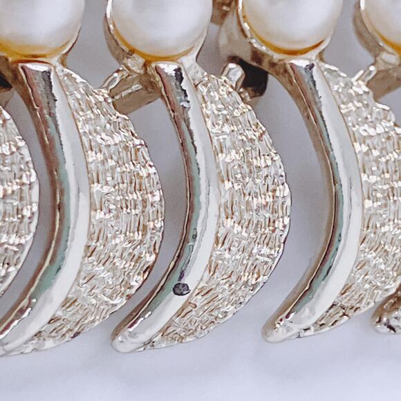 VTG Signed Kramer Mid Century Bracelet Gold Tone Faux Pearl Link Old Hollywood - Picture 8 of 16